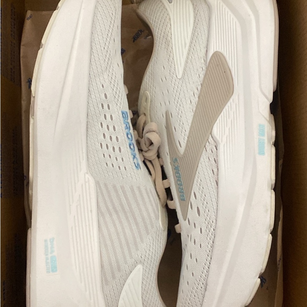 Brooks Ghost Max 3 Women's Shoes - White and Blue